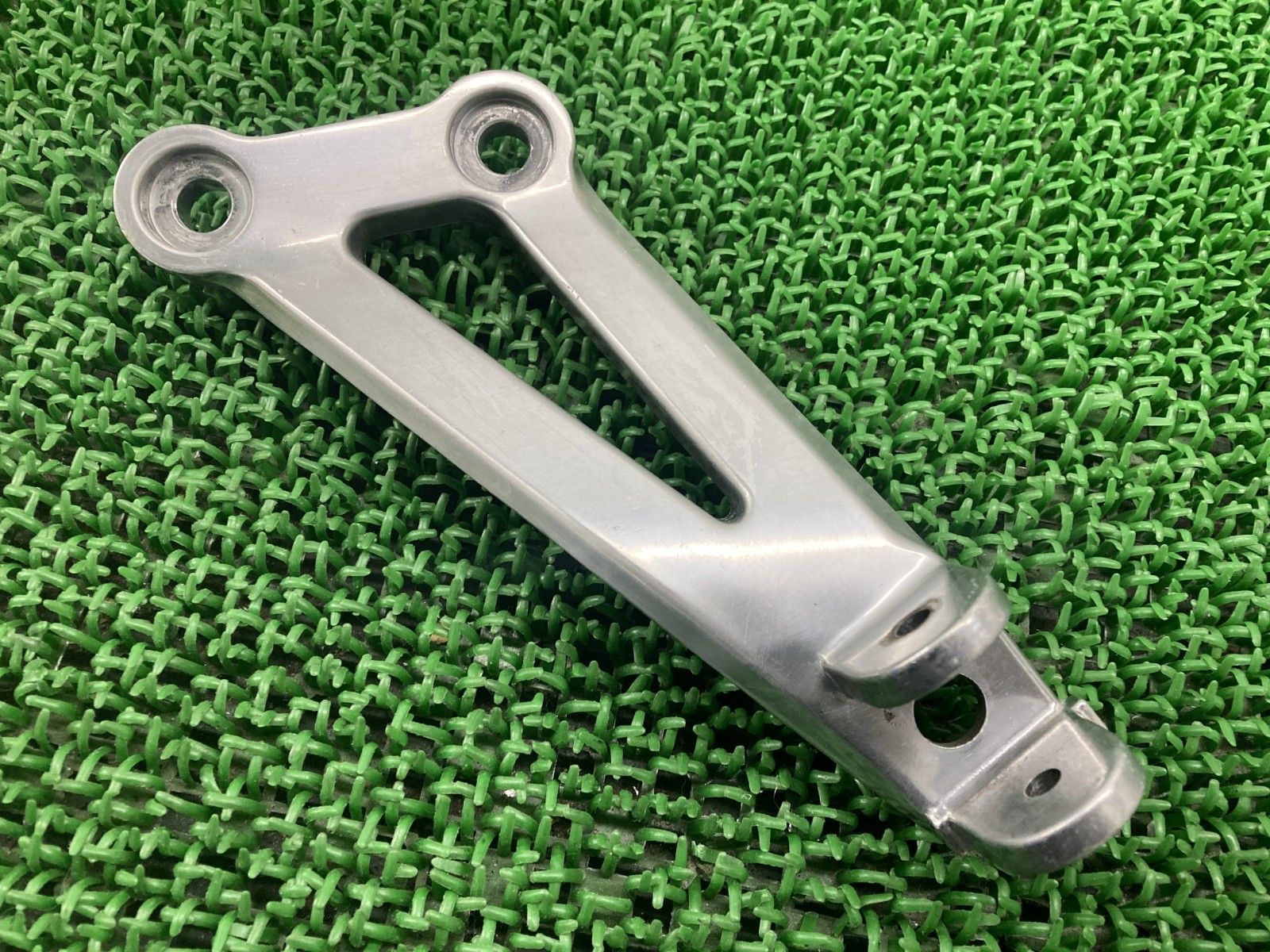 専用出品 ZX-12R タンデムステップホルダー 左 35063-1064 カワサキ 純正 バイク