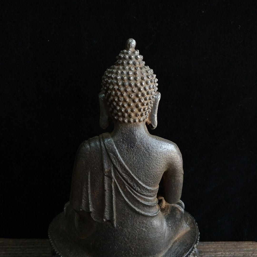 鉄器 鉄仏 千衣仏 釈迦牟尼仏坐像 仏教美術 工芸品 置物 鉄器 鉄仏 釈迦牟尼坐像 工芸品 美術品 置物 - メルカリ