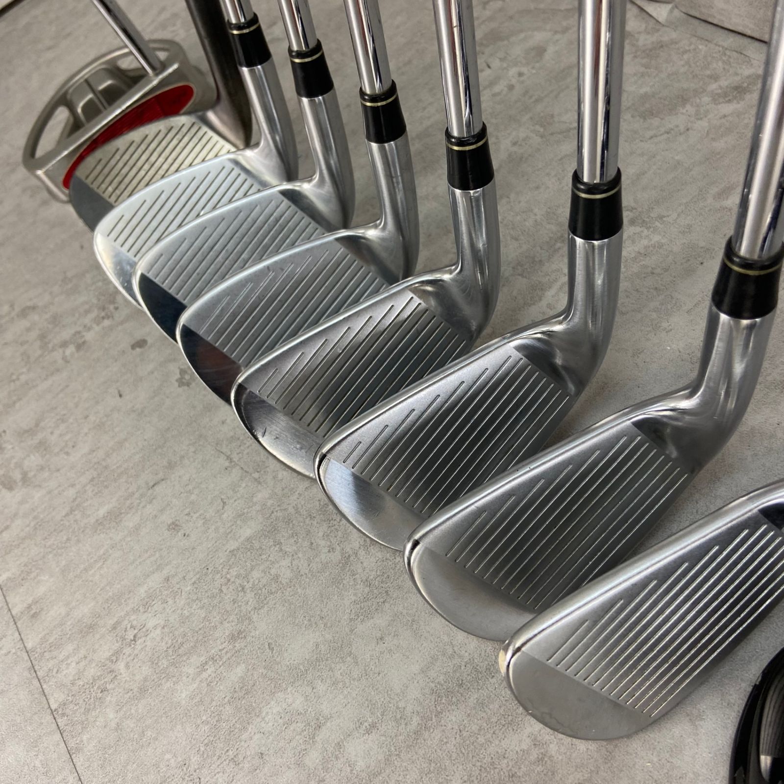テーラーメイド　メンズゴルフ13本セット　右利き用　キャディバッグ　初心者 TaylorMade テーラーメイド メンズゴルフ13本セット 右利き用