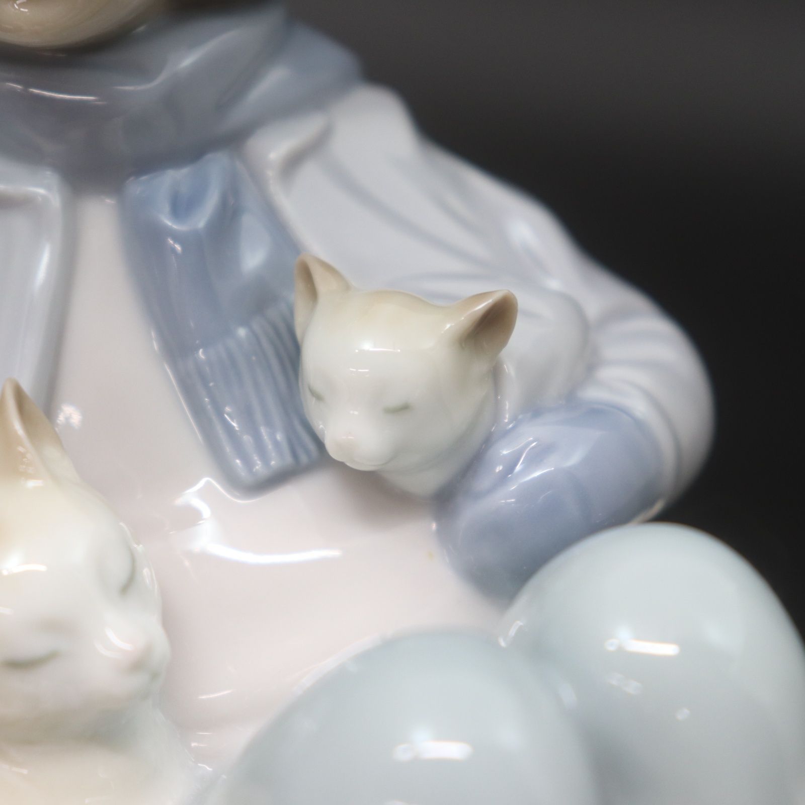IT5QMPG9K8Z2 LLADRO リヤドロ 猫あたためてあげるね 8023 少女