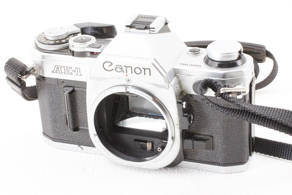 極上品 Canon キヤノン AE-1 FD 135/3.5 フィルム 一眼 レフカメラ