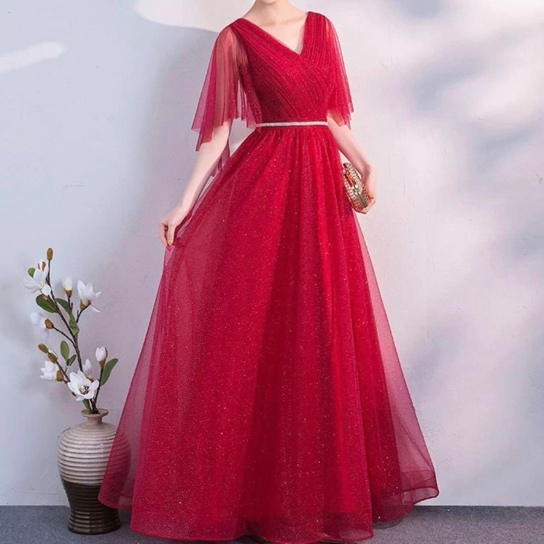 ビジューがゴージャスなオシャレなデザインのイブニングドレス ビジューがゴージャスなオシャレなデザインのイブニングドレス
