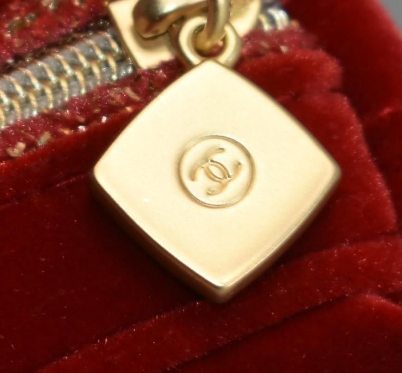 CHred6 新品未使用本物 シャネル CHANEL ノベルティポーチ