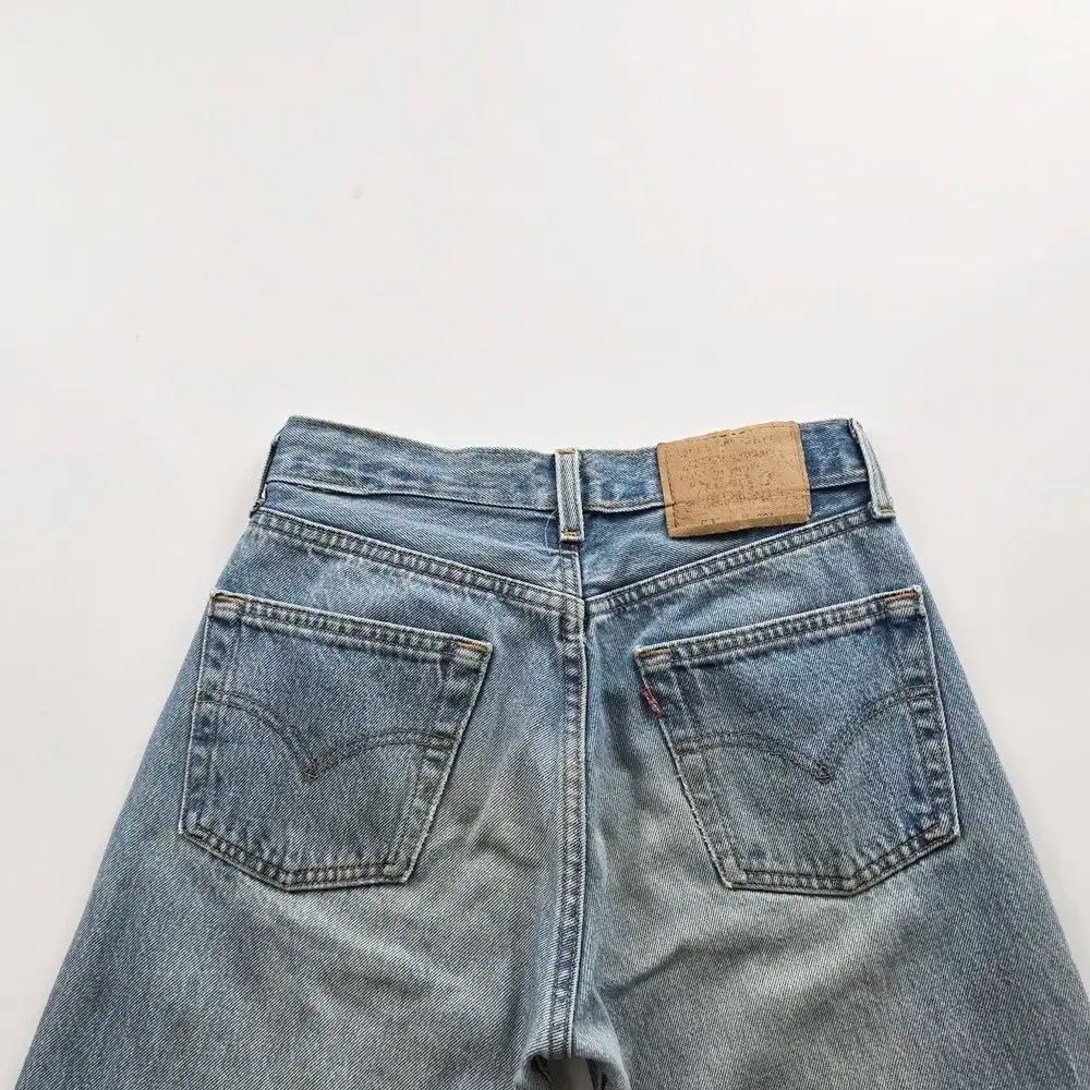 9586