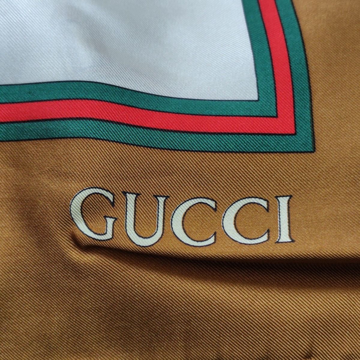 最新最全の GUCCI(グッチ) スカーフ美品 アイボリー×ブラウン×マルチ - 小物