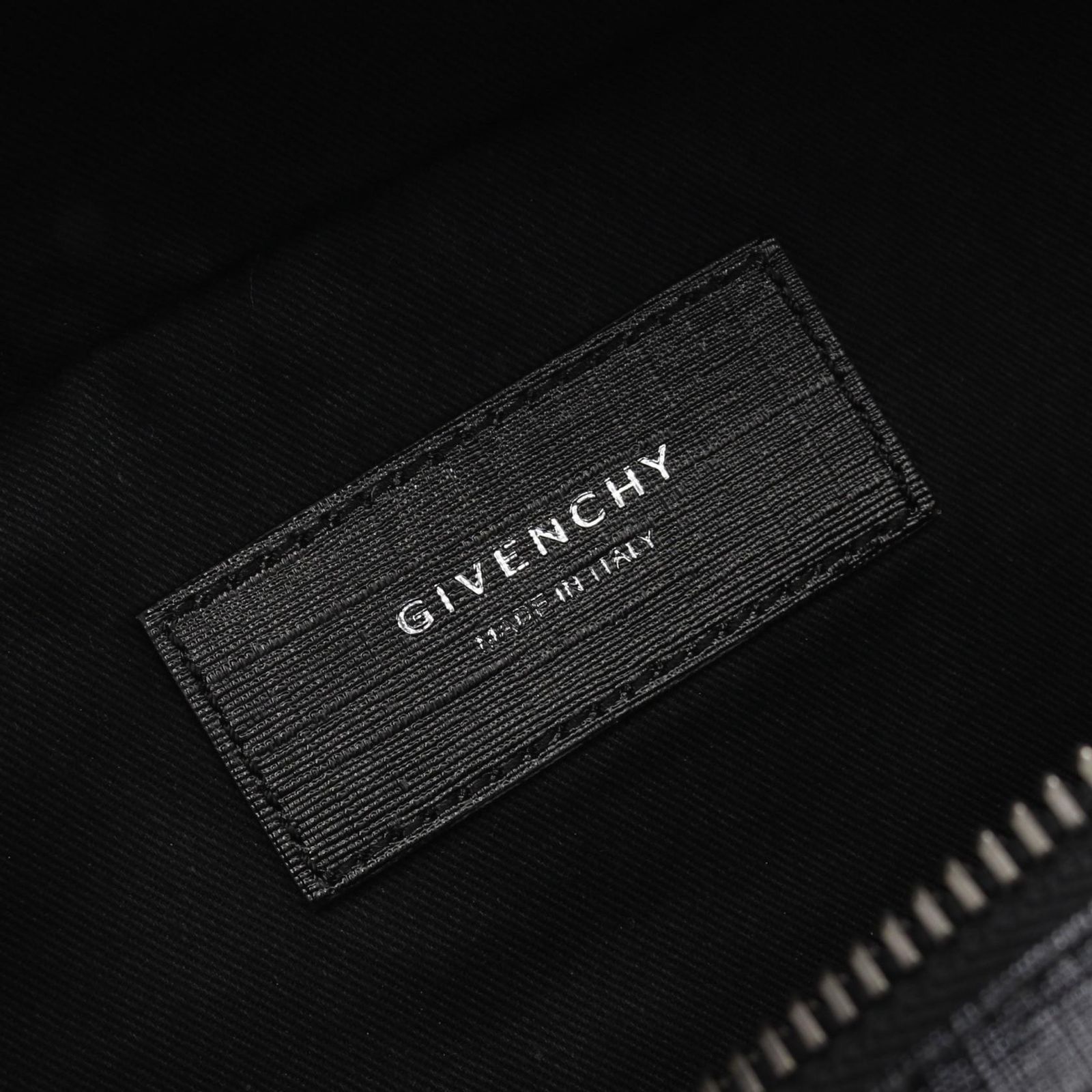 ✨GIVENCHY✨　ジバンシー　 ボディバッグ レインボー　ウエストポーチ ジバンシィ GIVENCHY ウエストバッグ レインボーロゴ ブラック
