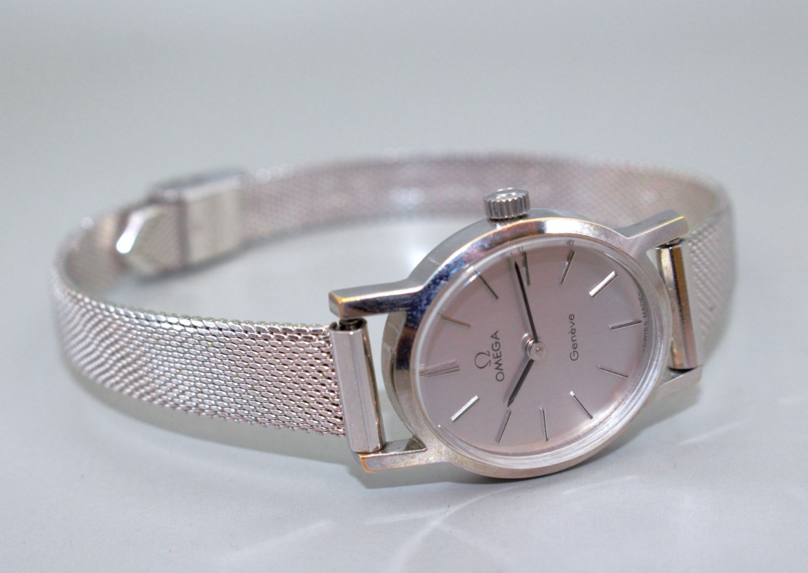 稼働品【OMEGA/オメガ】手巻き　ジュネーブ　アンティーク　スイス製　スクエア　シルバー文字盤　レディース腕時計　X776 OH済OMEGA Geneve オメガ ジュネーブ アンティーク手巻き時計 オメガ