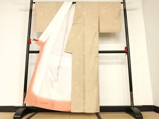 平和屋着物●東郷織物謹製　本場大島紬　白大島　160亀甲　更紗花文　正絹　逸品　未使用　AAAT0580zg 平和屋着物○東郷織物謹製 本場大島紬 白大島 160亀甲 更紗花文 正絹