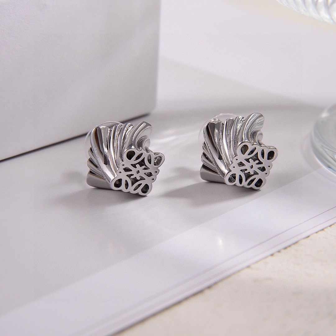 LOEWE】ロエベ (新品未使用) 光沢メタル＆字母デザインイヤリング  