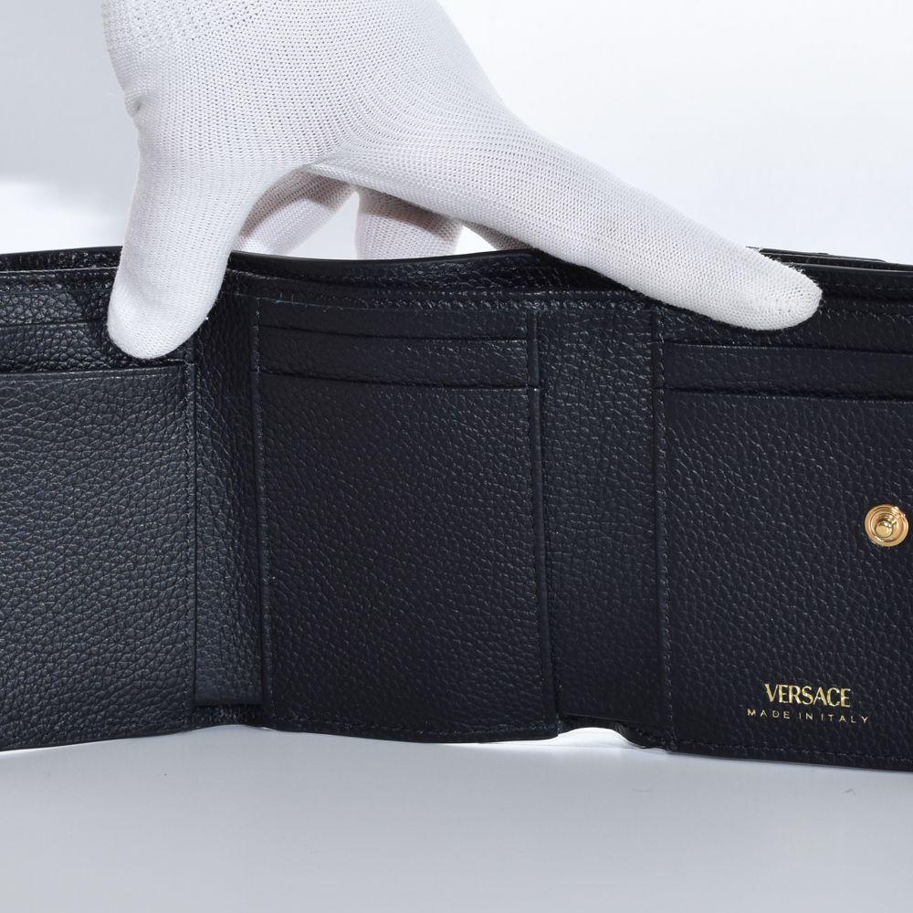 未使用　VERSACE ヴェルサーチ　レザー三つ折り財布　ブラック　黒 VERSACE - ヴェルサーチ VERSACE 折財布 黒革の通販 by QOL's