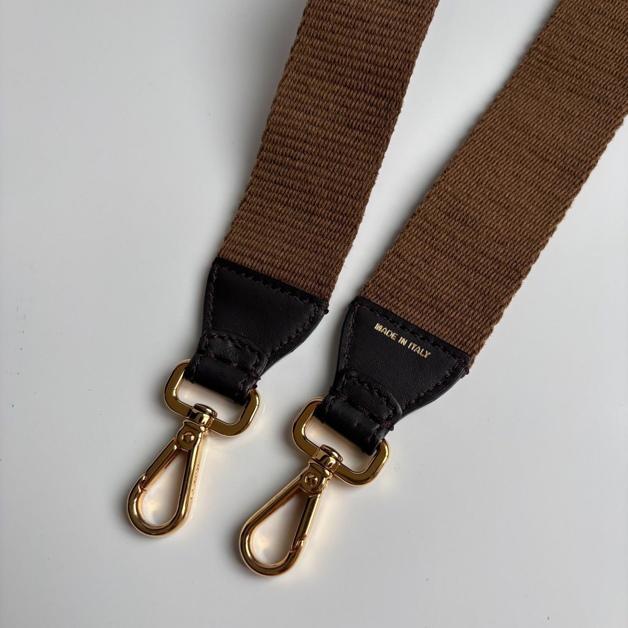 好評 フェンディ 極美品◎FENDI ズッカ柄 バッグ ストラップユー 小物