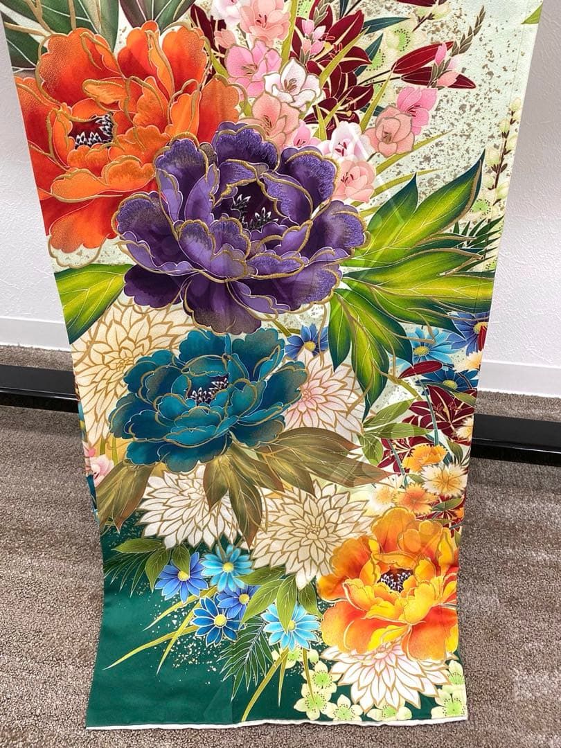 振袖 豪華 刺繍 金彩 紋意匠 牡丹 大輪 身丈170cm パールトーン加工済