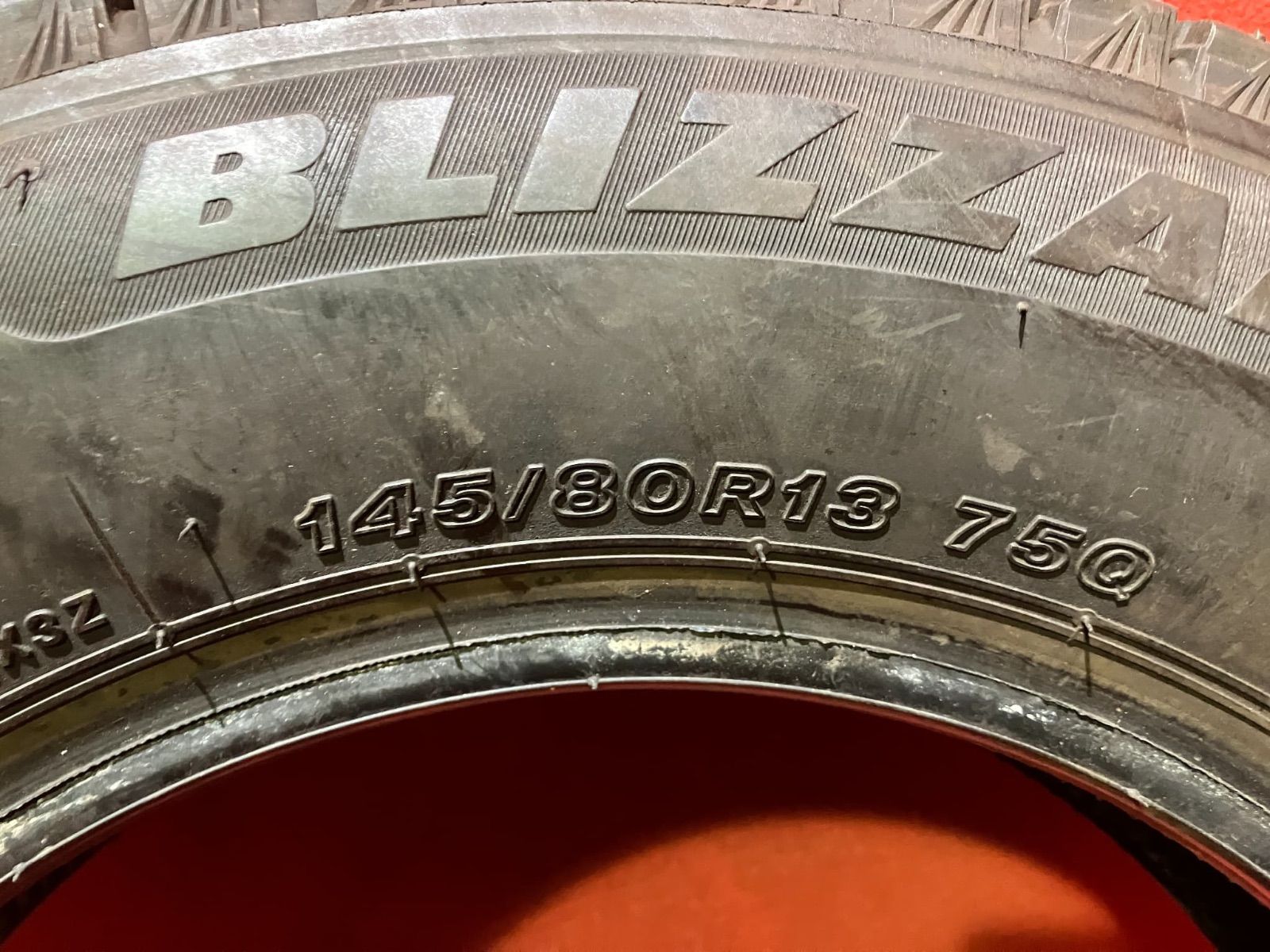 スタッドレスタイヤ