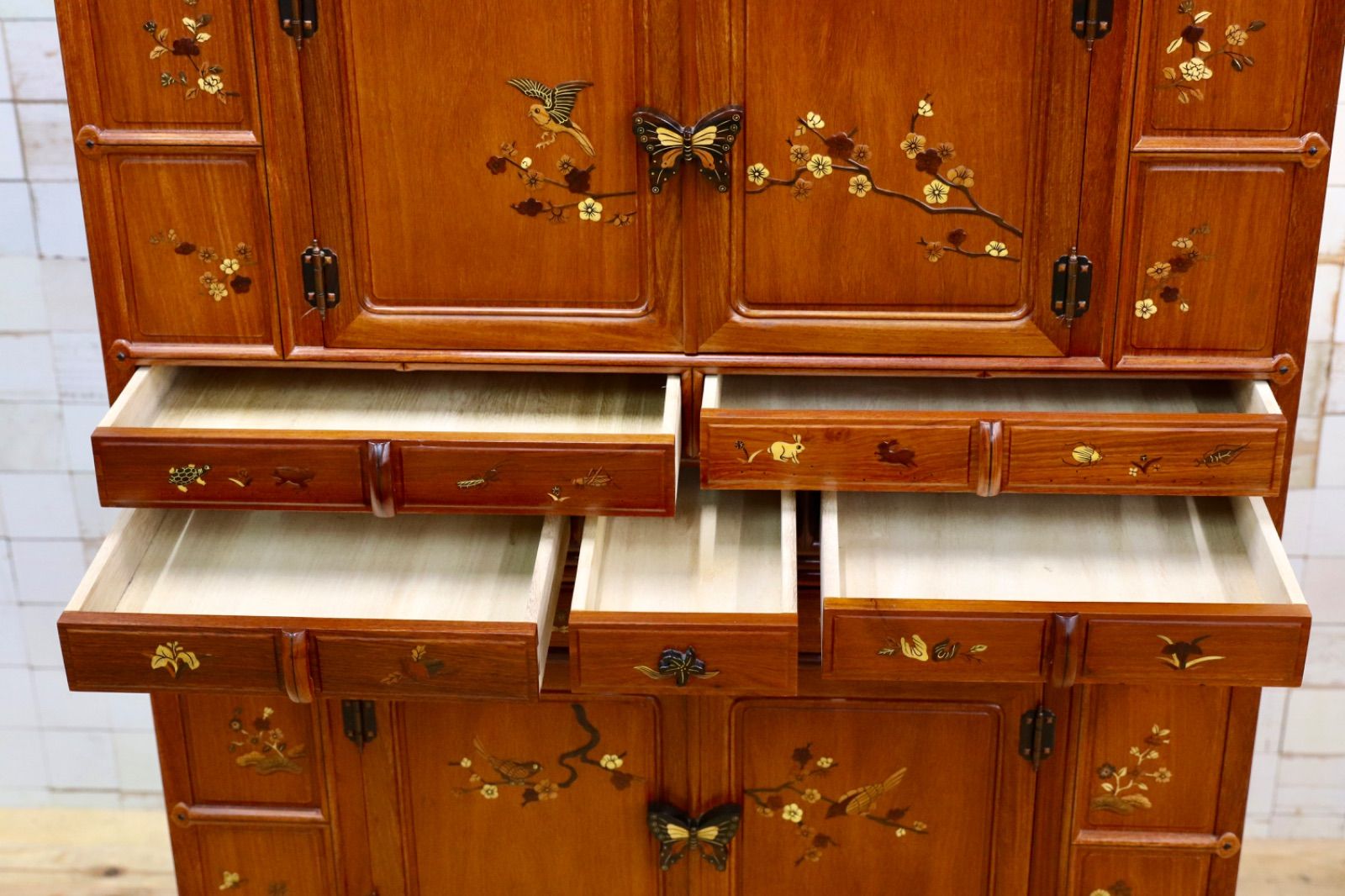 最終値下げ！アンティーク　唐木　象嵌模様 花鳥図 李朝家具 李朝箪笥 アンティーク 唐木 象嵌模様 花鳥図 李朝家具 李朝箪笥