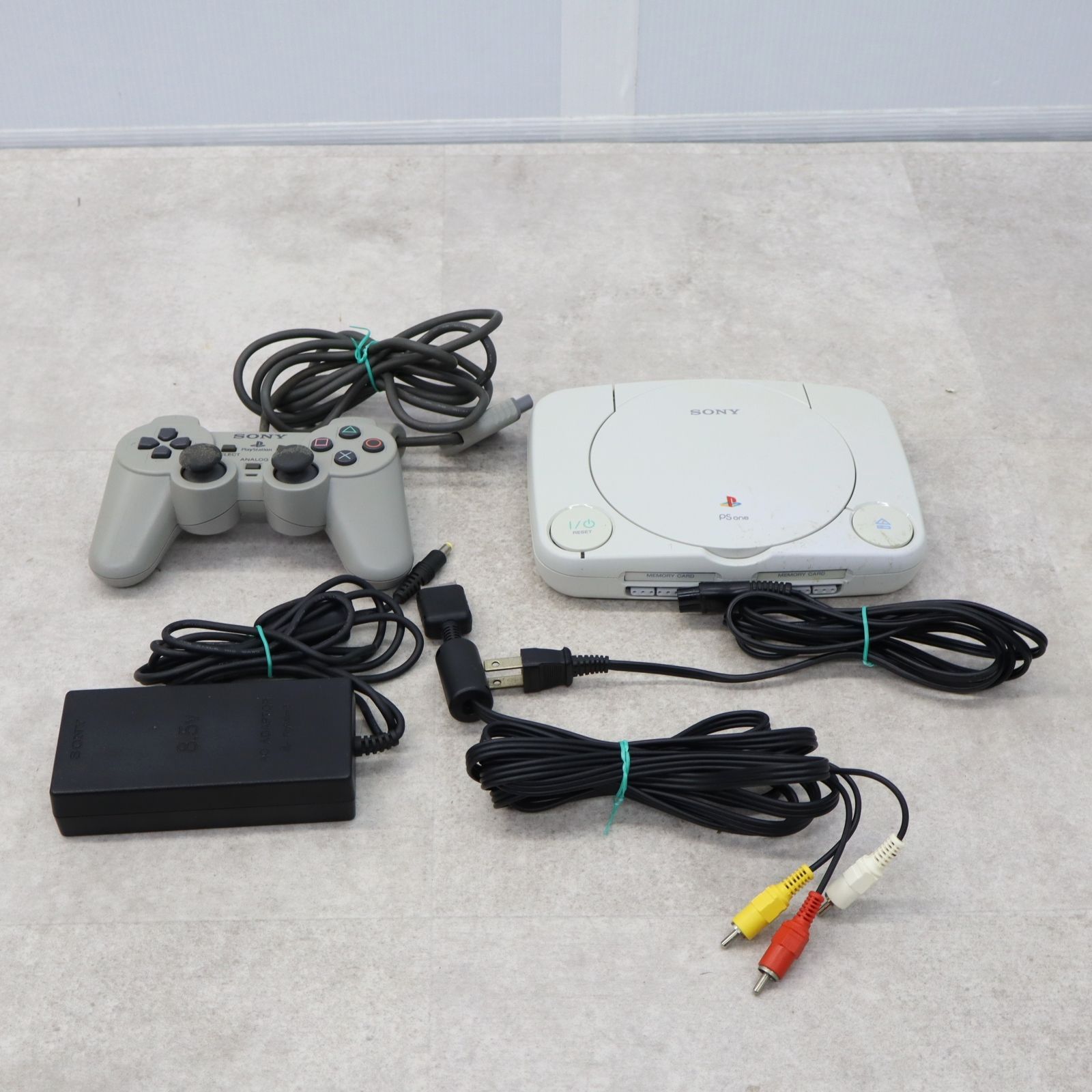 ◇ミニプレステ ｜プレイステーションONE｜SONY ソニー SCPH-100 PLAY STATION｜PS one 動作品 元箱あり ゲーム機  本体□P1744 - メルカリ