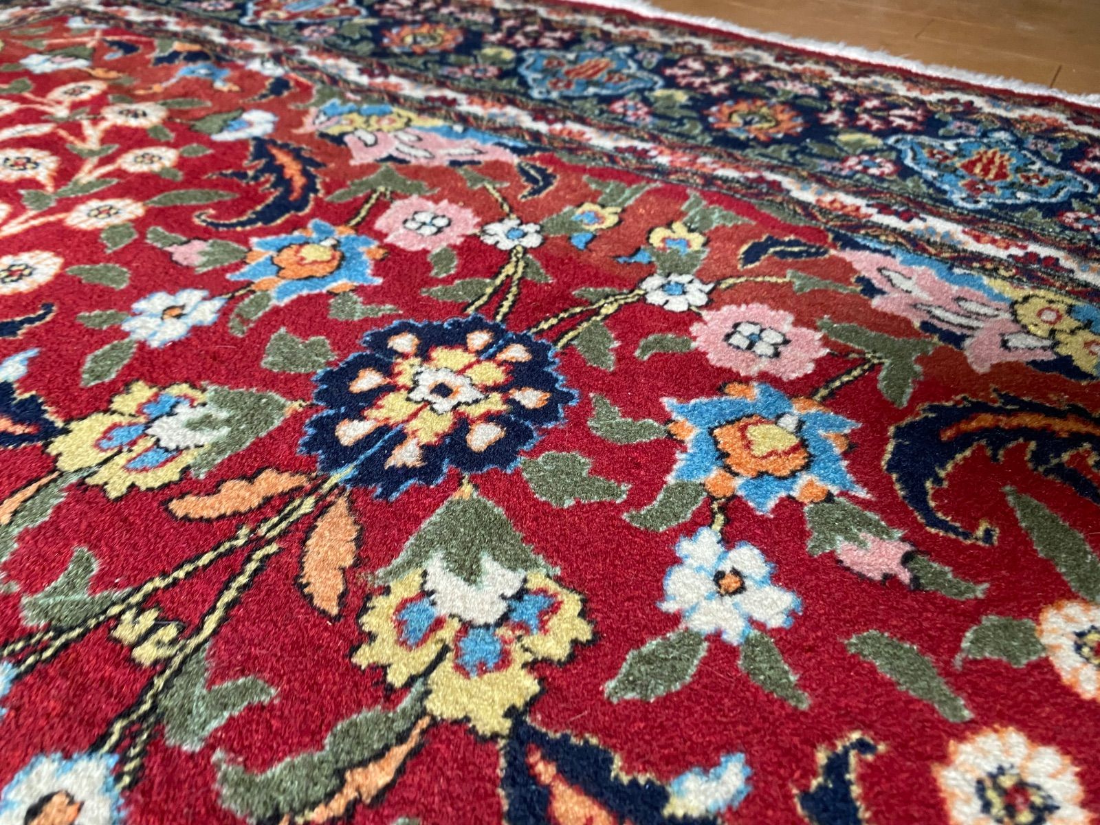 世界一のトルコ絨毯!へレケ な掘り出し物ヴィンテージ1㎝に7目の細かさ新古品の手織へレケ絨毯見事なイズニック柄169×260