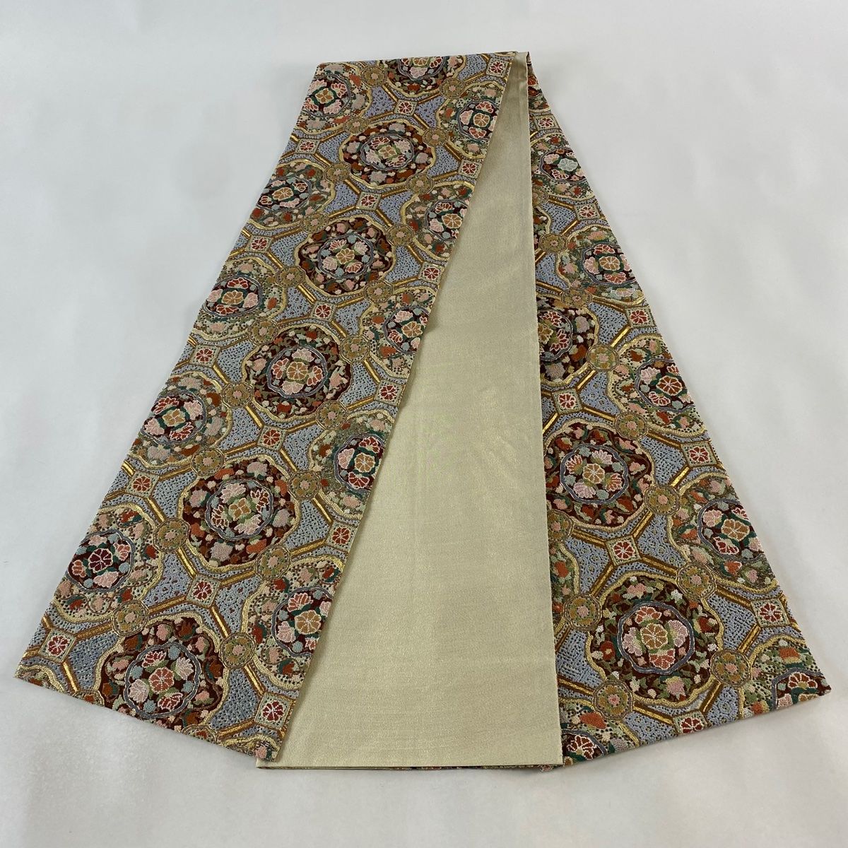袋帯 美品 逸品 華文 草花 相良刺繍 金糸 水色 全通 正絹 【中古