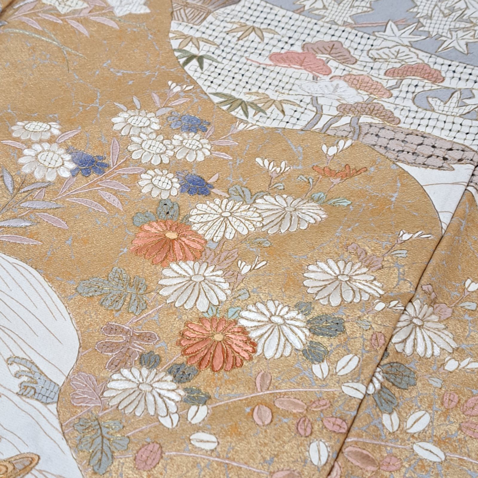 一つ紋 丸に隅立て四つ目