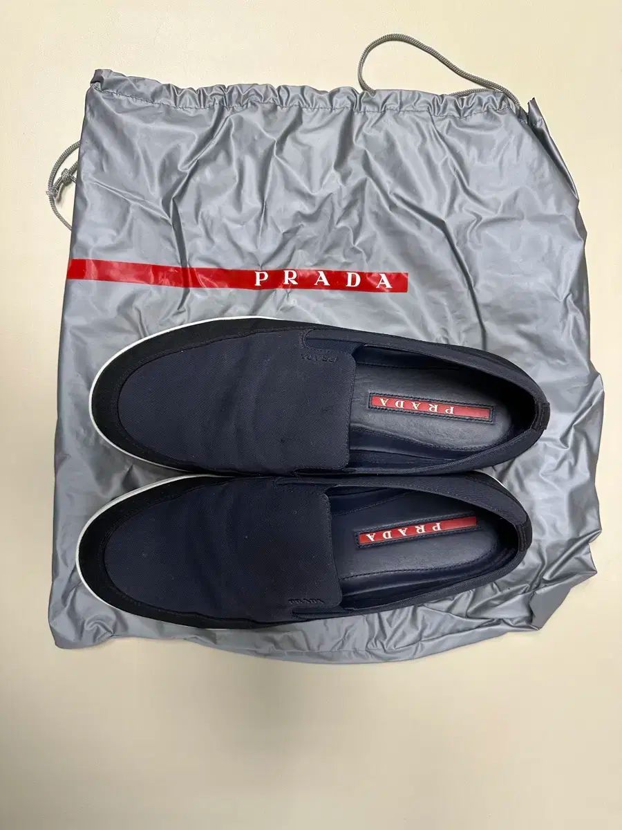 PRADA プラダ スリッポン 開封した商品