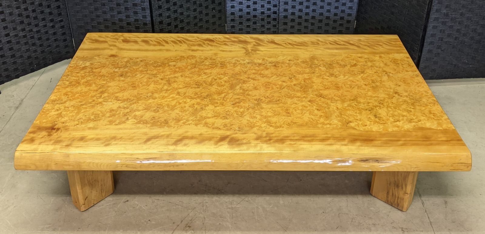 座卓(最高級/バーズアイメープル材/一枚板/無垢材/和モダン/ジャパニーズモダン) 座卓(最高級/バーズアイメープル材/一枚板/無垢材/和モダン