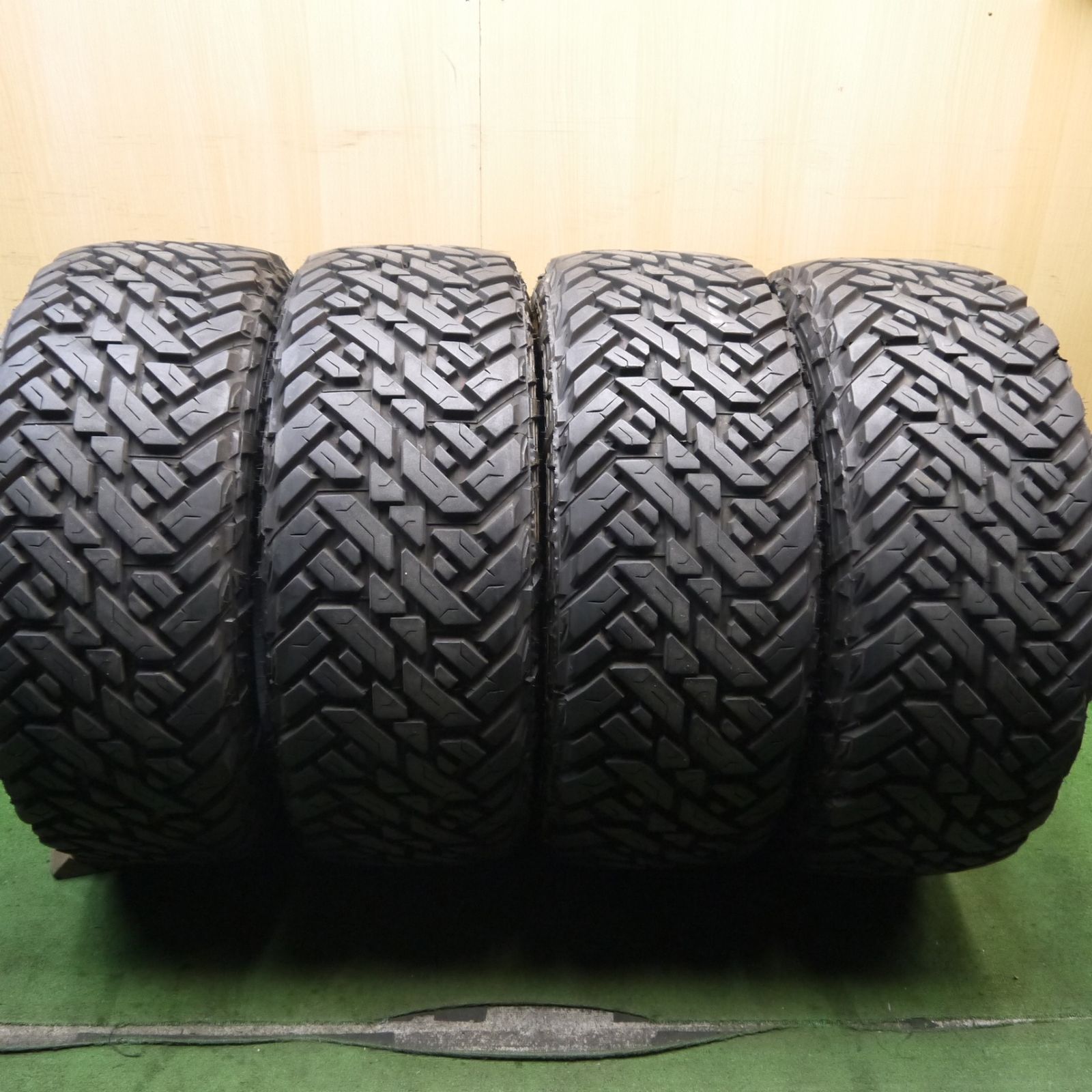 Minerva サマー ミネルバ F205 245/35R20 4本 4ミリ 2本2023年