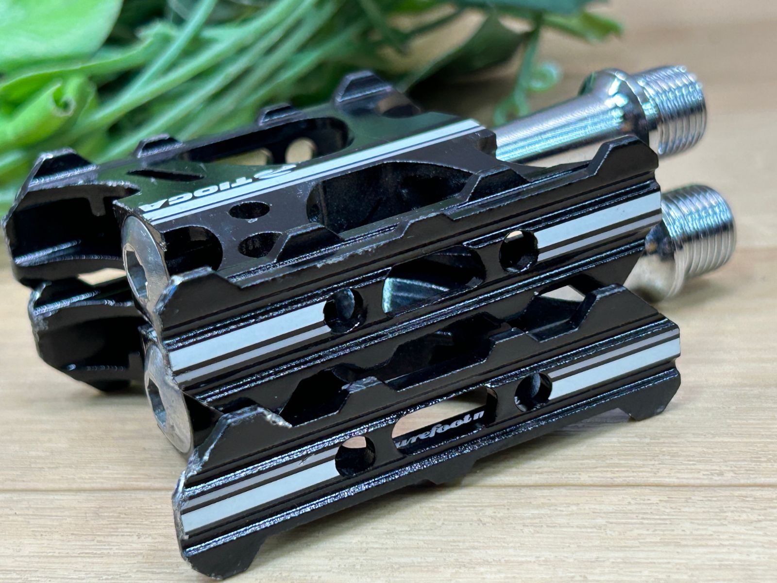 テルスポ イチ推し!! 良品!! TIOGA Surefoot mini BK 206g タイオガ