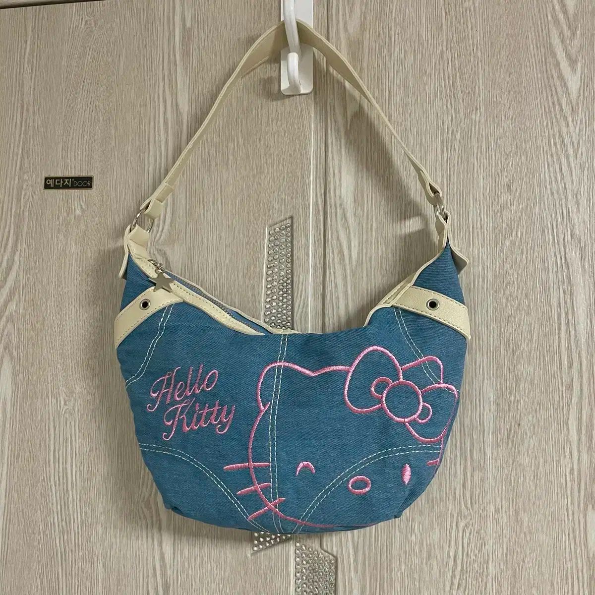 新品 ハローキティ デニム ショルダーバッグ - メルカリ