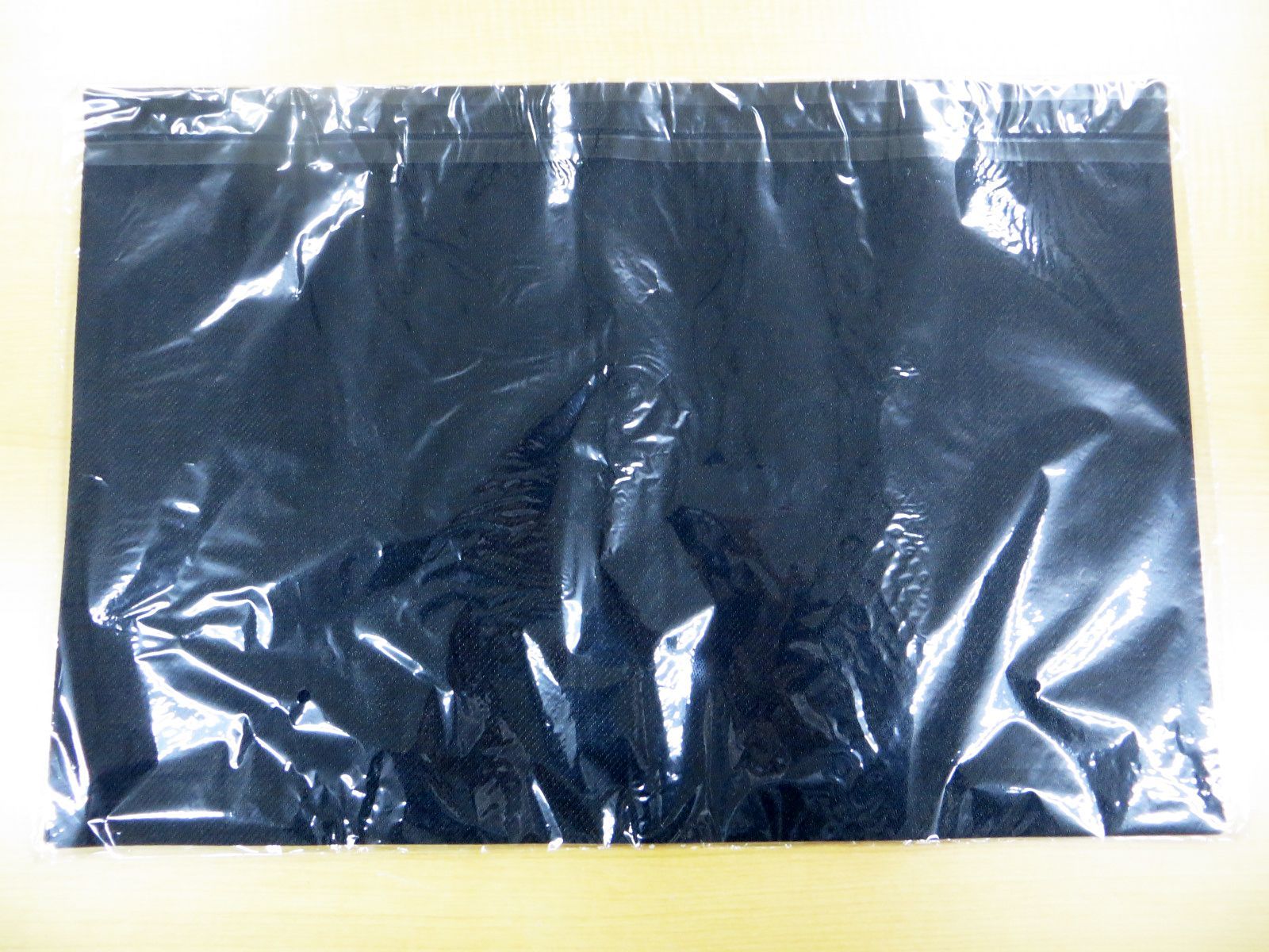 ブシロード ロゴ入り 特製ラバーマット 赤ver. - メルカリ