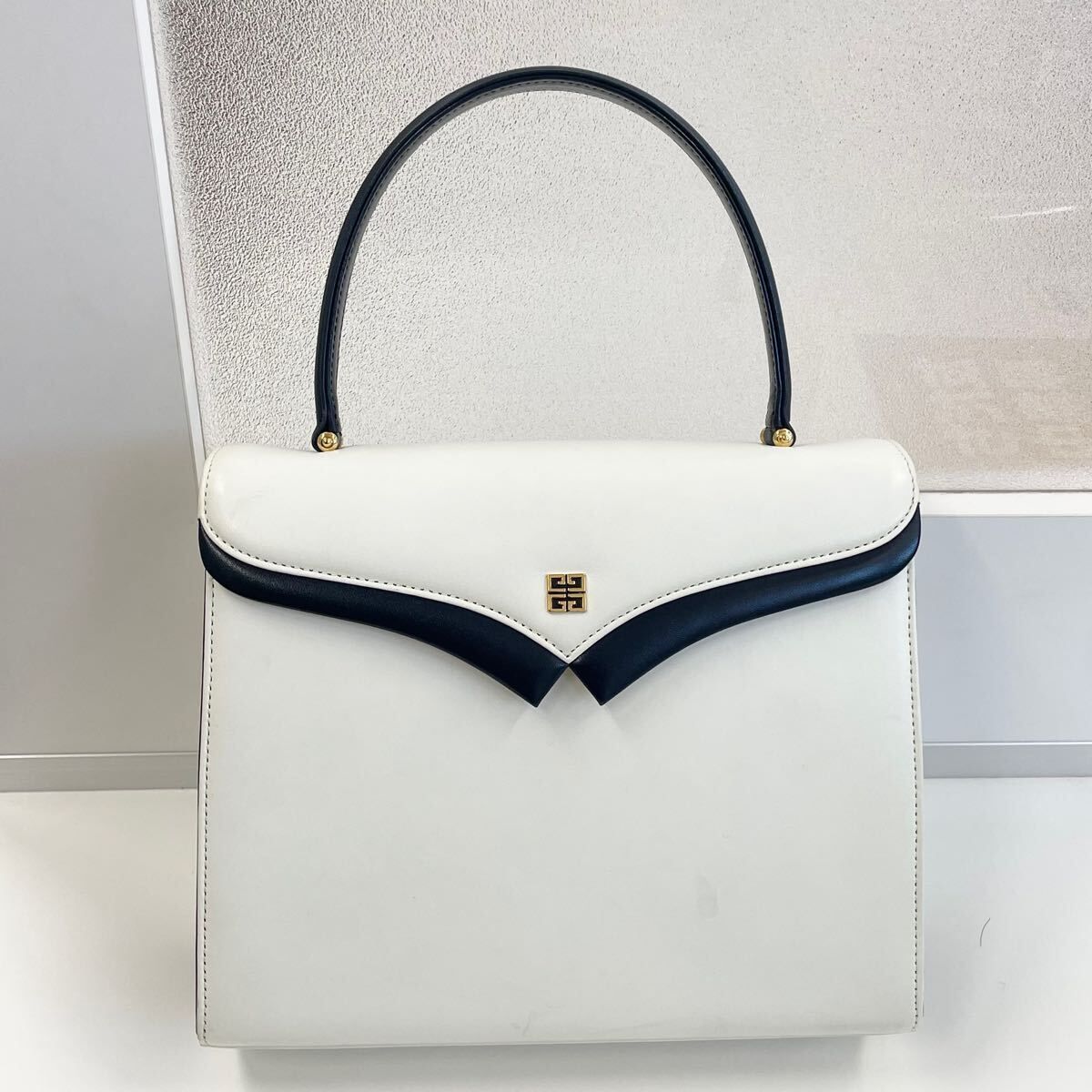 極美品】GIVENCHY 4G ロゴ レザー ハンドバッグ トップハンドル