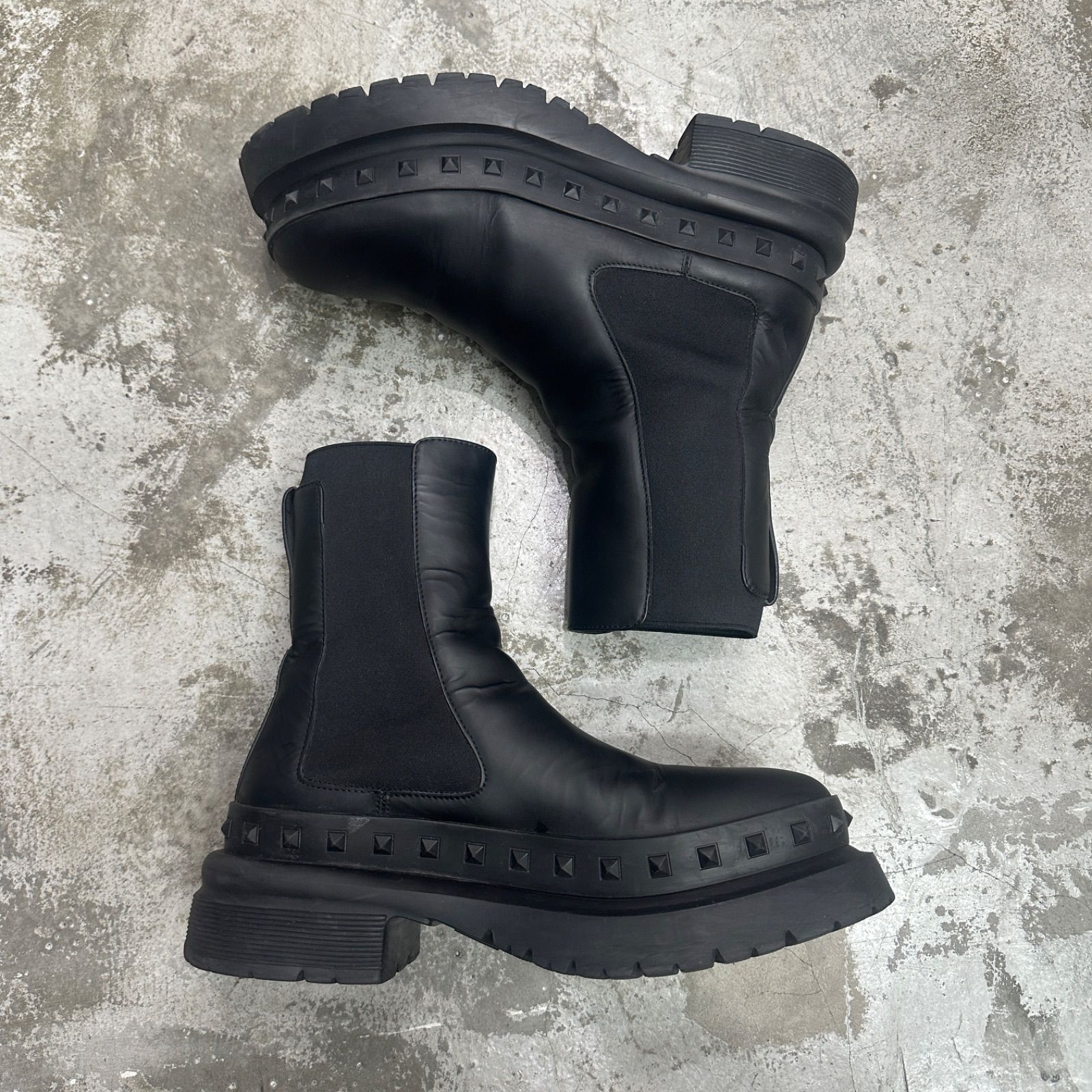 Valentino Garavani ロックスタッズ チェルシーブーツ サイドゴア