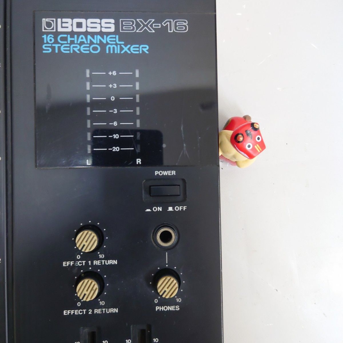 BOSS BX-16 16ch ステレオミキサー File:BOSS BX-16 16ch Stereo Mixer.jpg - Wikimedia Commons