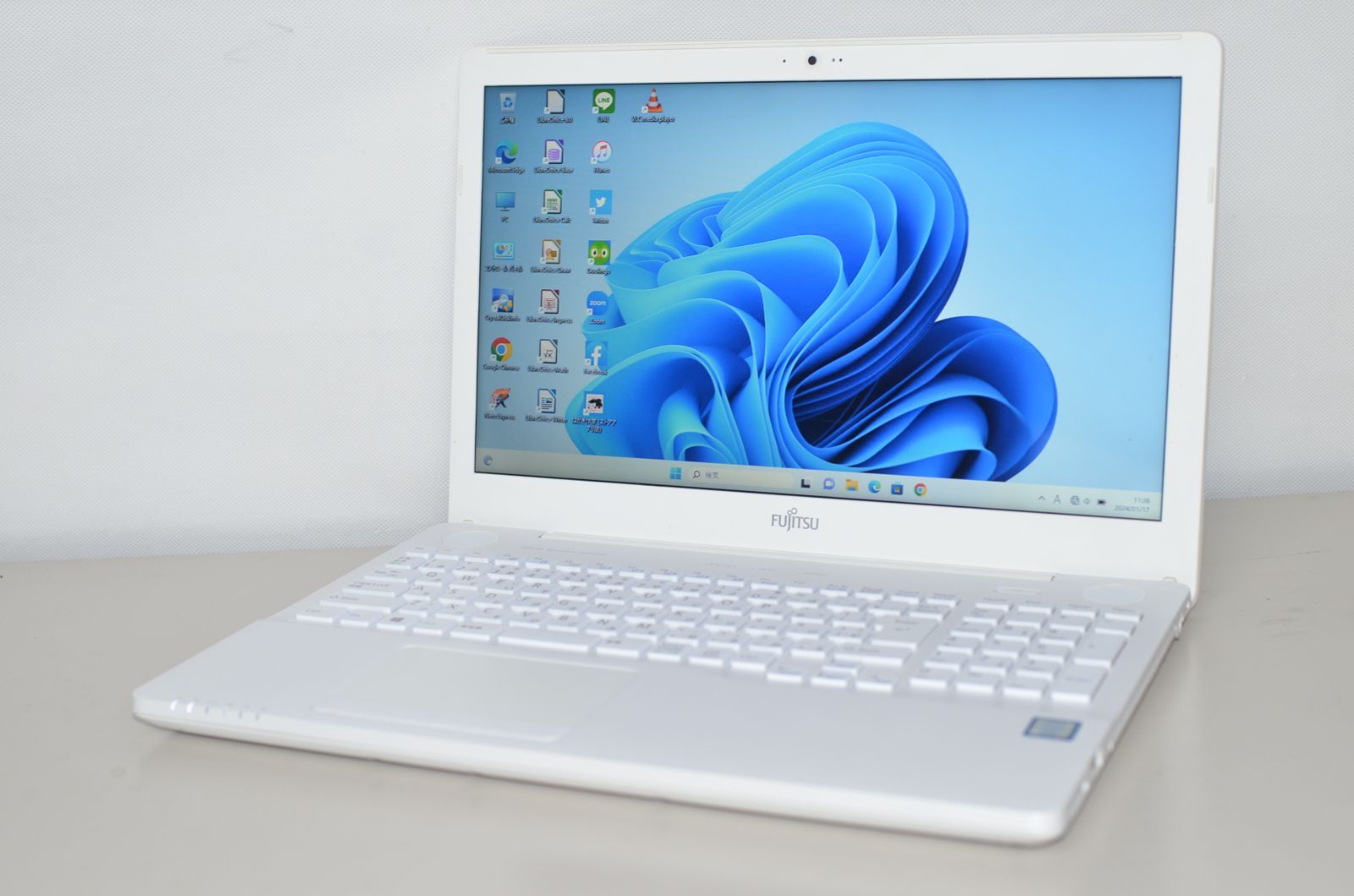 中古良品ノートパソコン 富士通 AH50/C3 Windows11+office 爆速SSD512GB core i7-7700HQ/メモリ8GB/15.6インチ/WEBカメラ/DVDマルチ搭載 中古良品ノートパソコン 富士通 AH50/C3 Windows11+office 爆速