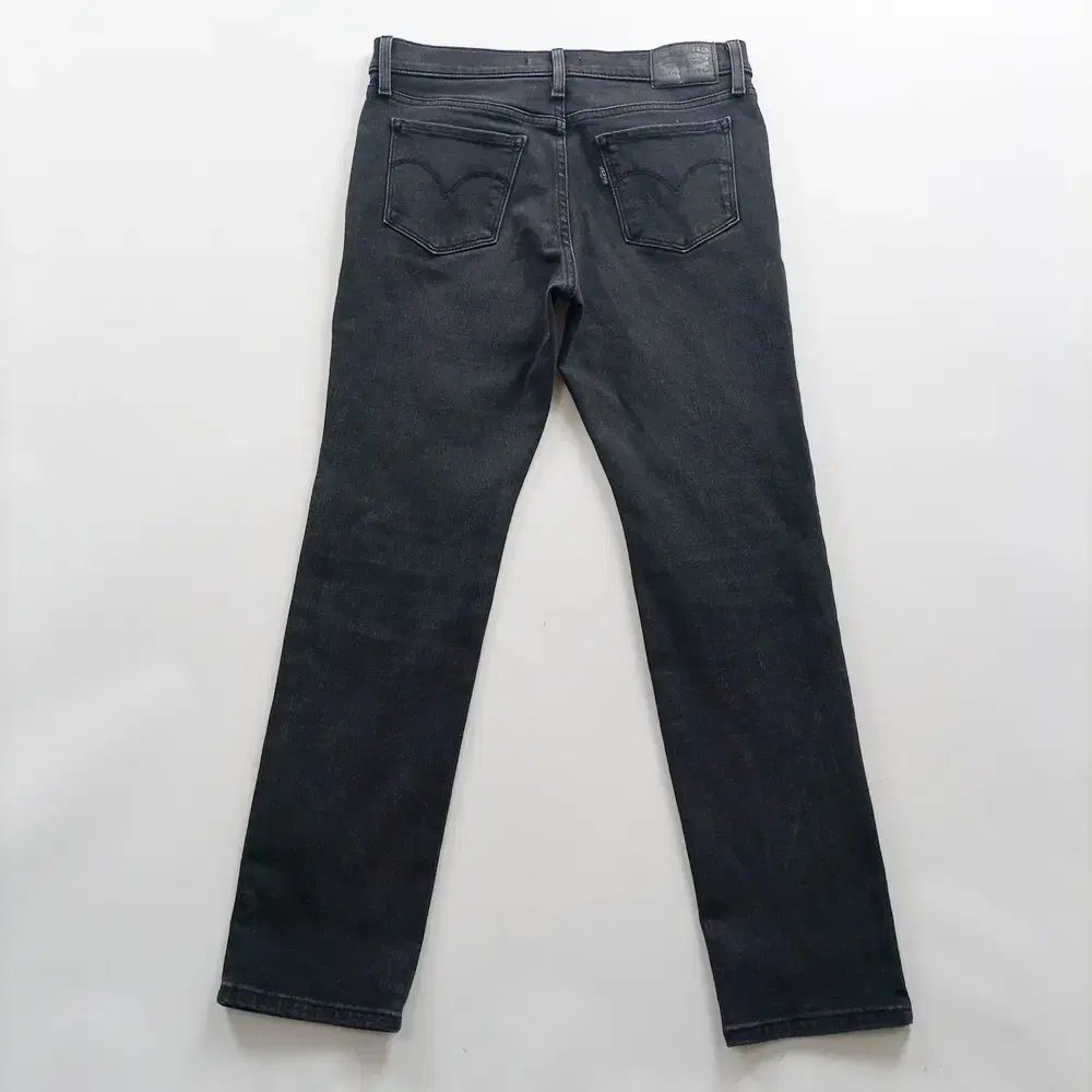 LEVI S リーバイス デニム サイズ 26 スリム ブラックデニム スパン糸 レディース デニムパンツ A5673