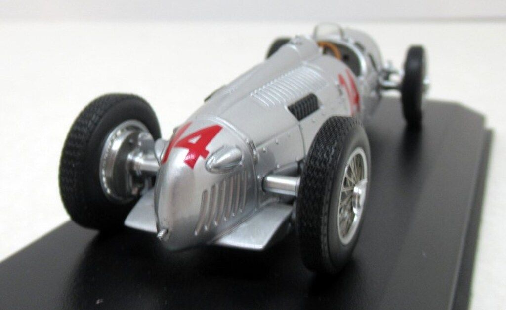 アート作品 女性肖像画 曼荼羅模様 ハヌマーン降臨 プラクルアン 無敵