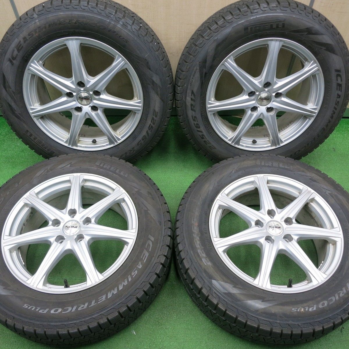 [送料無料] バリ溝！21年！キレイ！9分スタッドレス 225/65R17 ピレリ アイスアシンメトリコ プラス Treffer トレファー 17インチ PCD114.3/5H5011104NJス