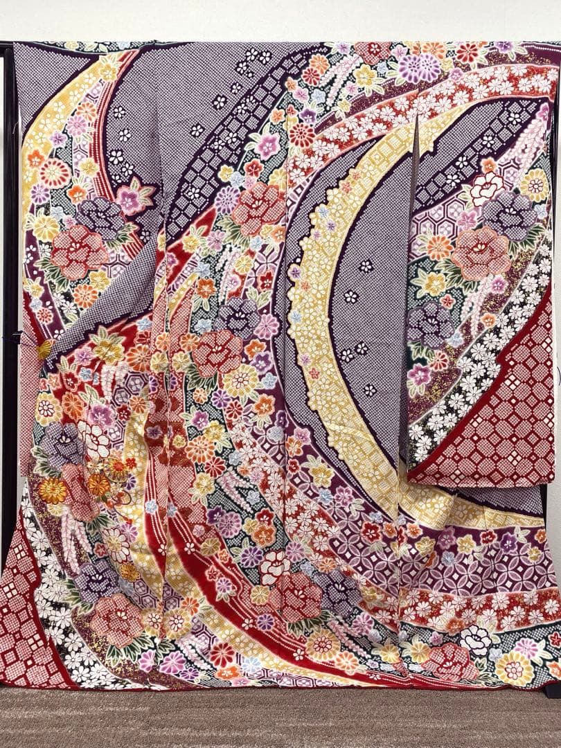 振袖 仮絵羽 舞台衣装 金駒 金彩 紋意匠 松竹梅に鶴 正絹 未仕立て品 八掛付 振袖 仮絵羽 舞台衣装 金駒 金彩 紋意匠 松竹梅に鶴 正絹 未仕立て品