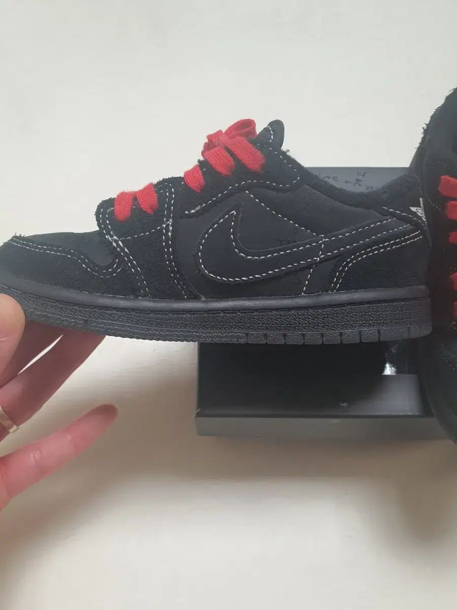 NIKE ナイキ ジョーダン 1 ロー トラヴィス スコット 黒 FANTOM TD 150