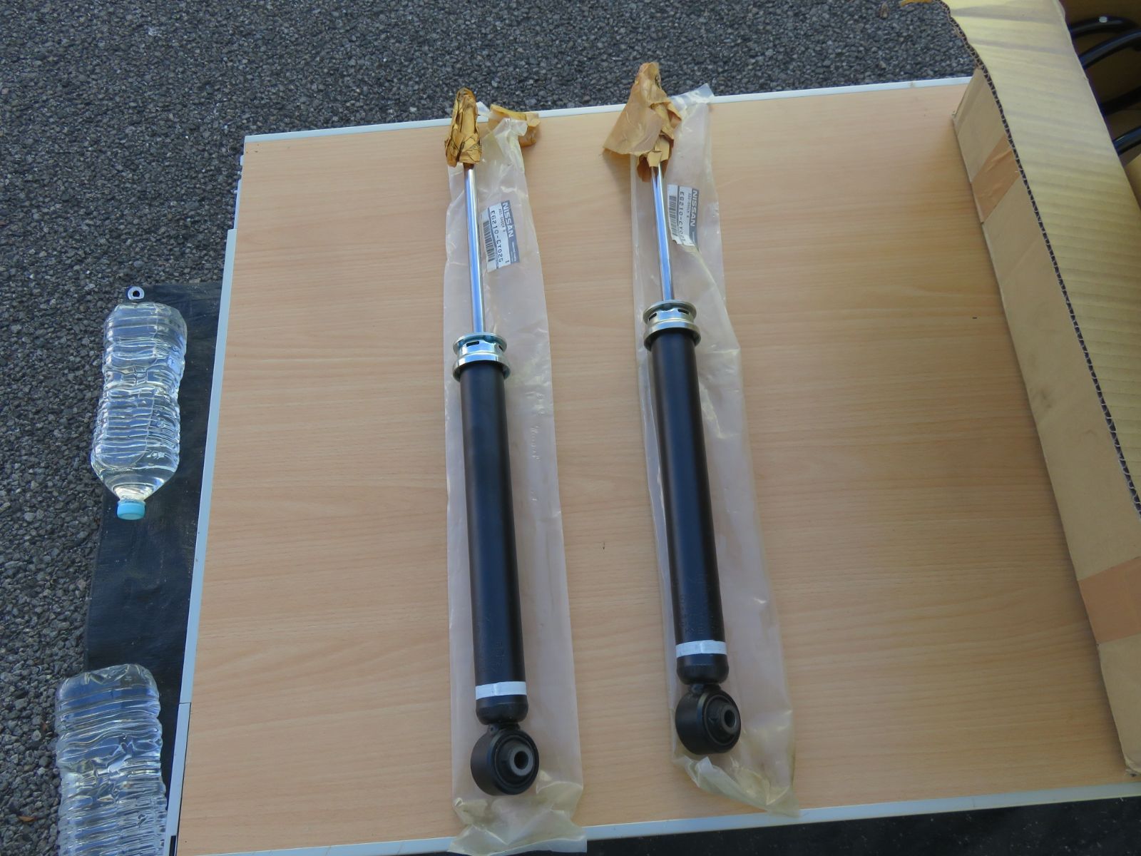 LA6743 日産 C26 セレナ 純正 フロント リア サスペンション ショックアブソーバーキット 54303-1VA1A E6210-CY025 FC26 HFC26