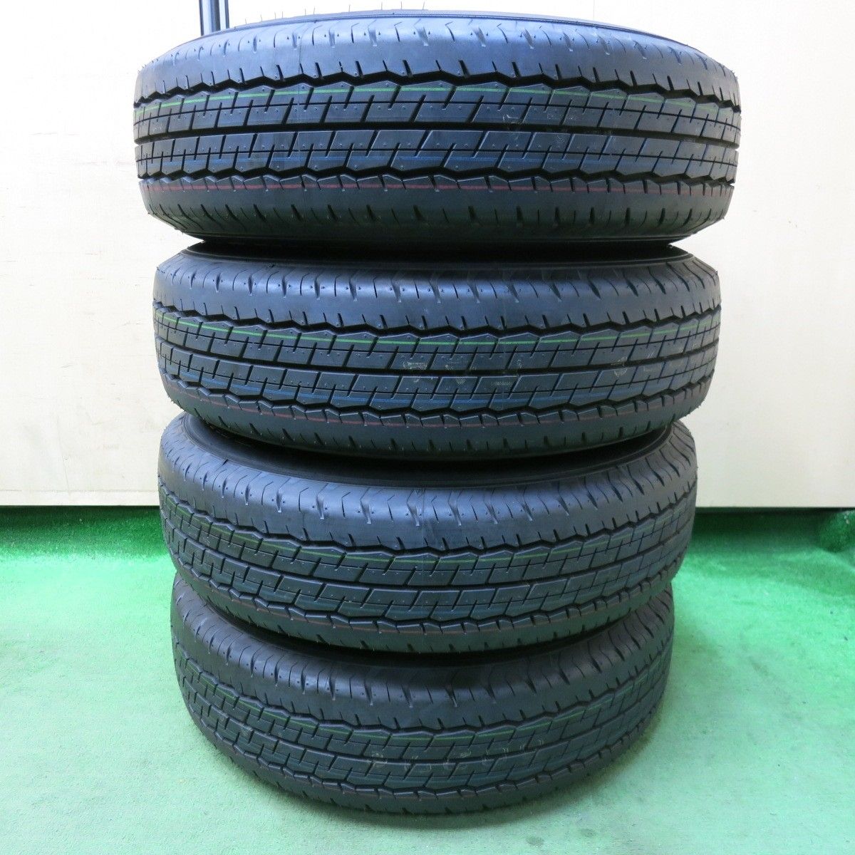 送料無料] 新車外し！22年☆トヨタ 200系 ハイエース 純正 スチール