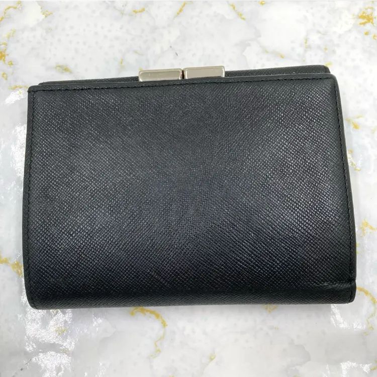 某メーカー 美品❣️BURBERRY バーバリー 財布 三つ折り がま口 レザー 小物