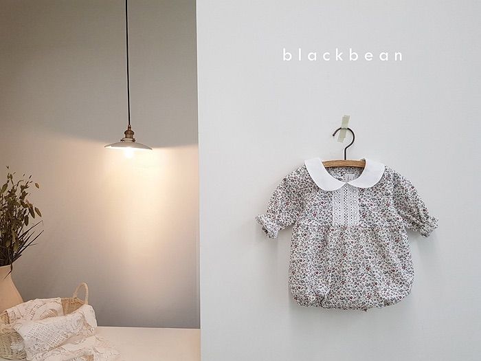 韓国子供服 blackbean フラワーロンパース