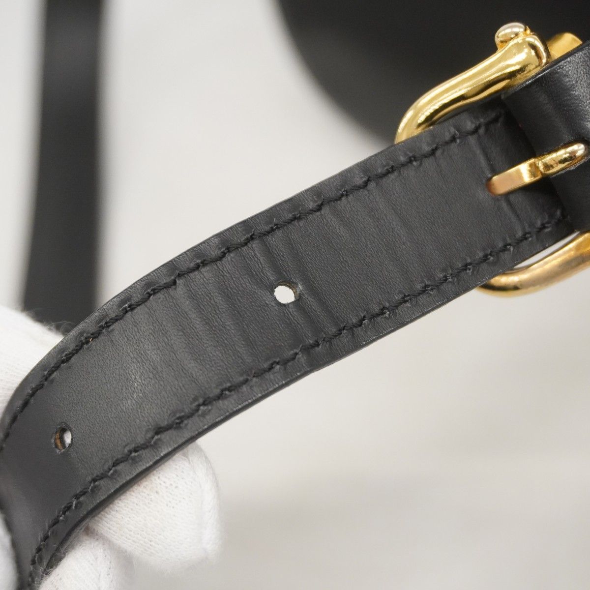 5ma0165-h】セリーヌ ショルダーバッグ レザー ブラック ゴールド金具  