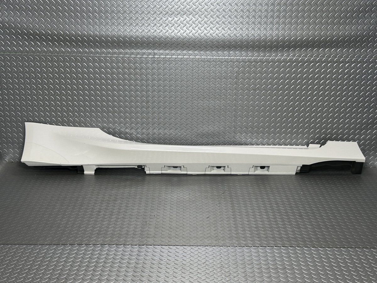 GR86 純正 トヨタ ZN8トヨタGR86⁄ZD8スバルBRZ 白⁄K1X BRZ(ZD8型)