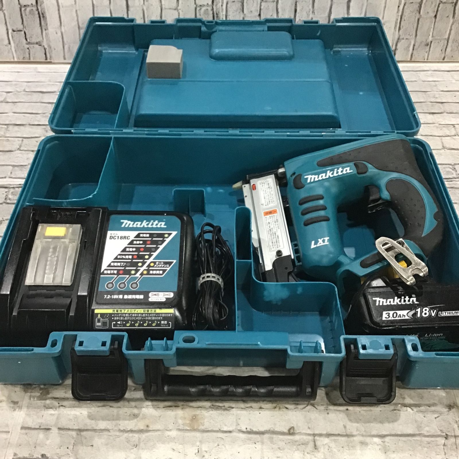 マキタ(makita) コードレスピンネイラ PT351DRF【川口店】