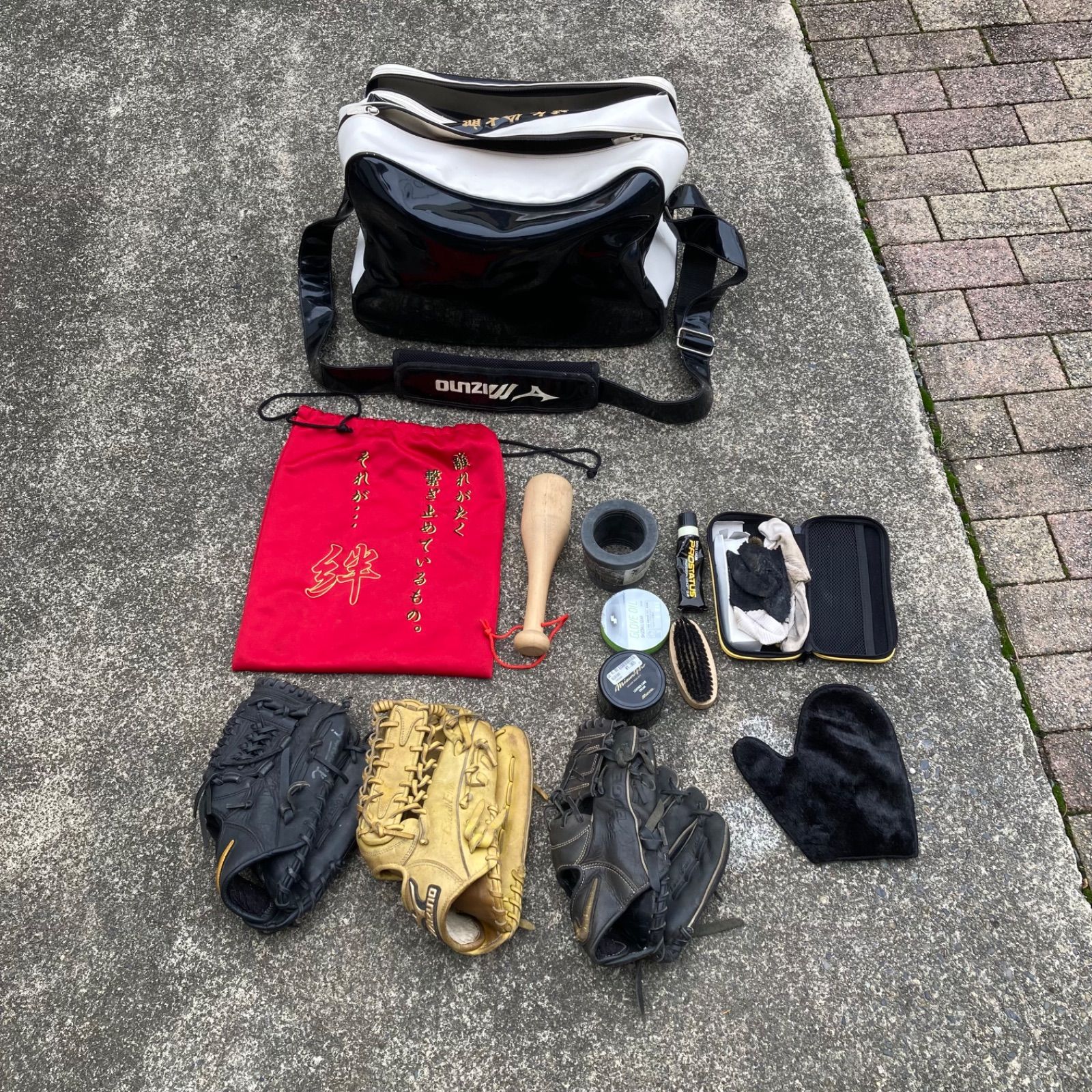 一般軟式用グローブ 3つ NIKE2つ ミズノ1つ クリーム バッグなどセット