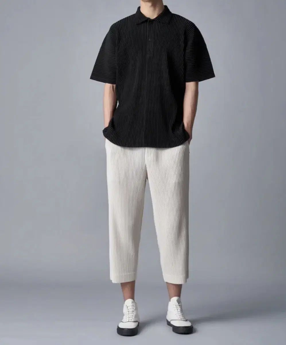 HOMME PLISSÉ オムプリッセ ポロ ポロTシャツ 6 月 マンスリー 黒 4 サイズ