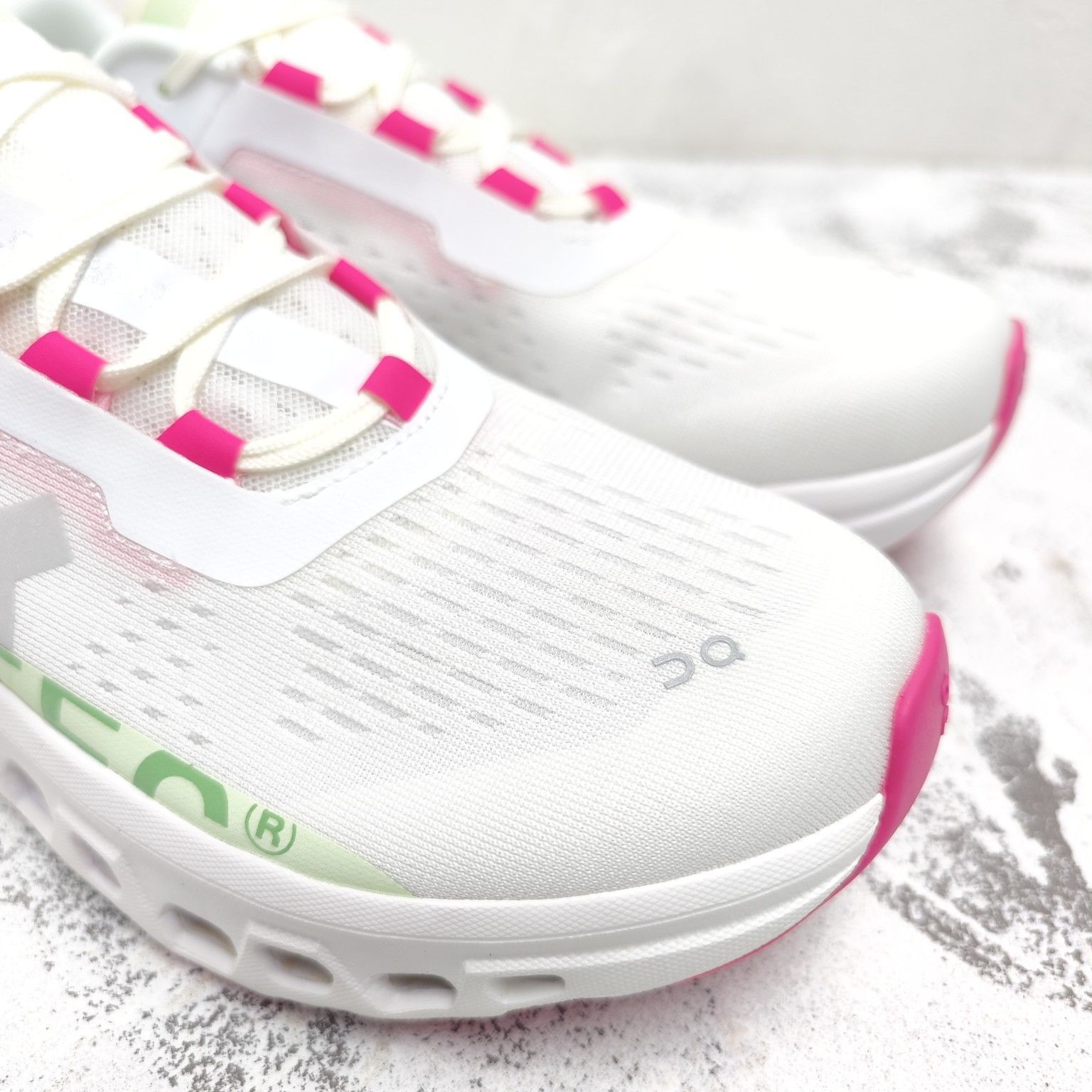 On Cloudmonsterスニーカー ホワイト/ピンク ウィメンズ Cloudmonster | ピンク | On 日本