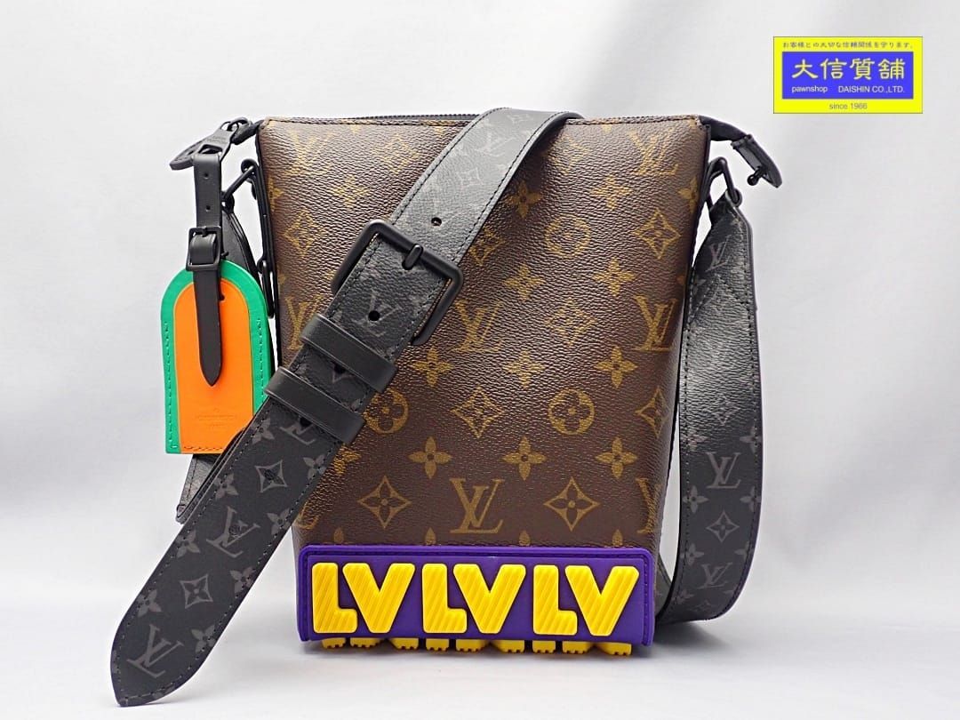 LOUIS VUITTON ルイ・ヴィトン モノグラム LVラバー クルーザー