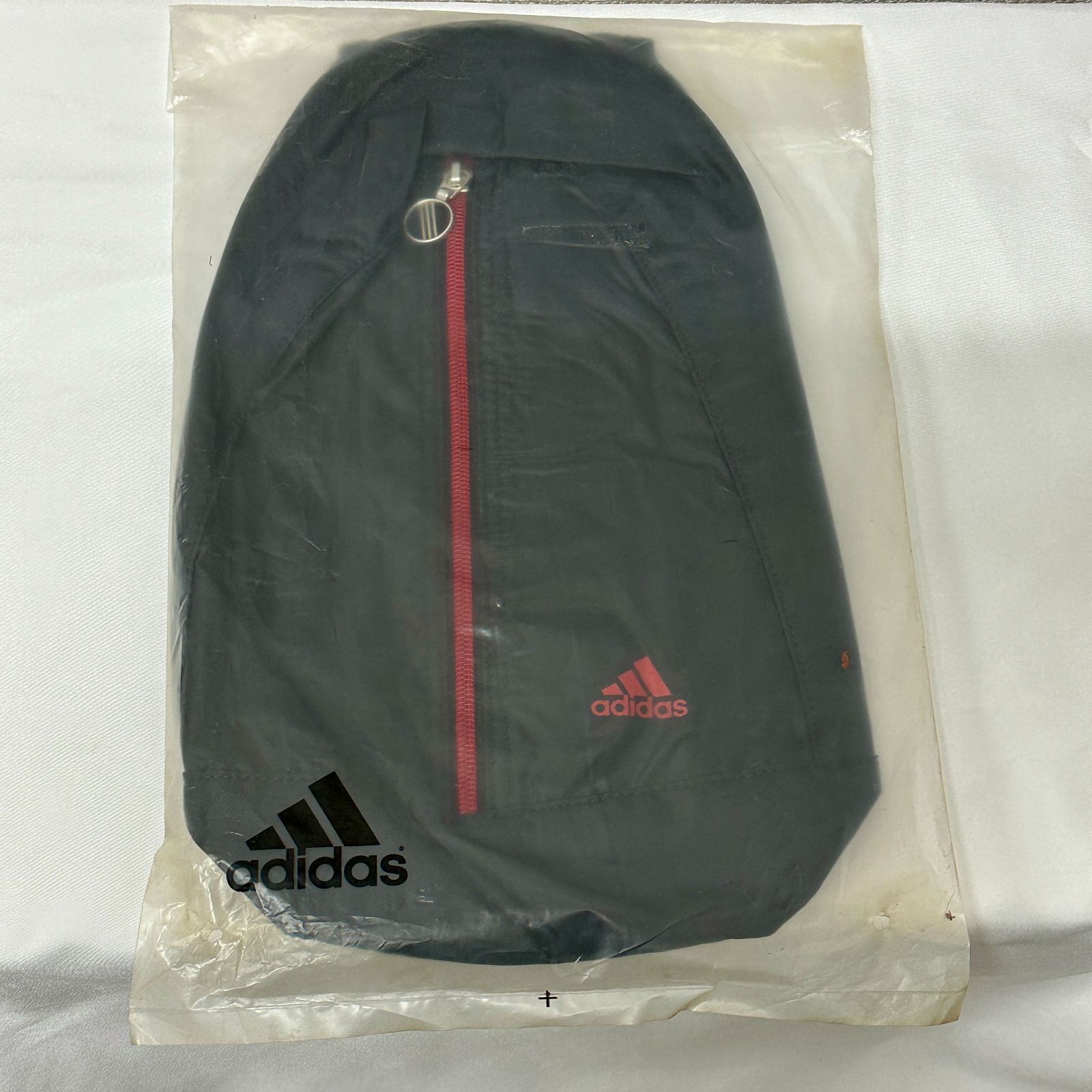 新品  adidas アディダス ワンショルダーバッグ！ ブラック 斜めがけ ユニセックス