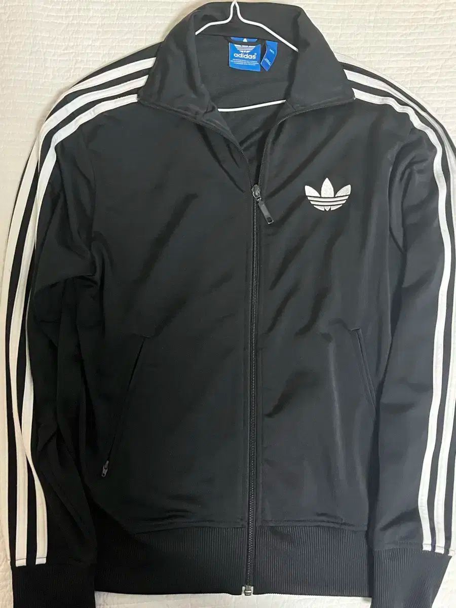 adidas アディダス